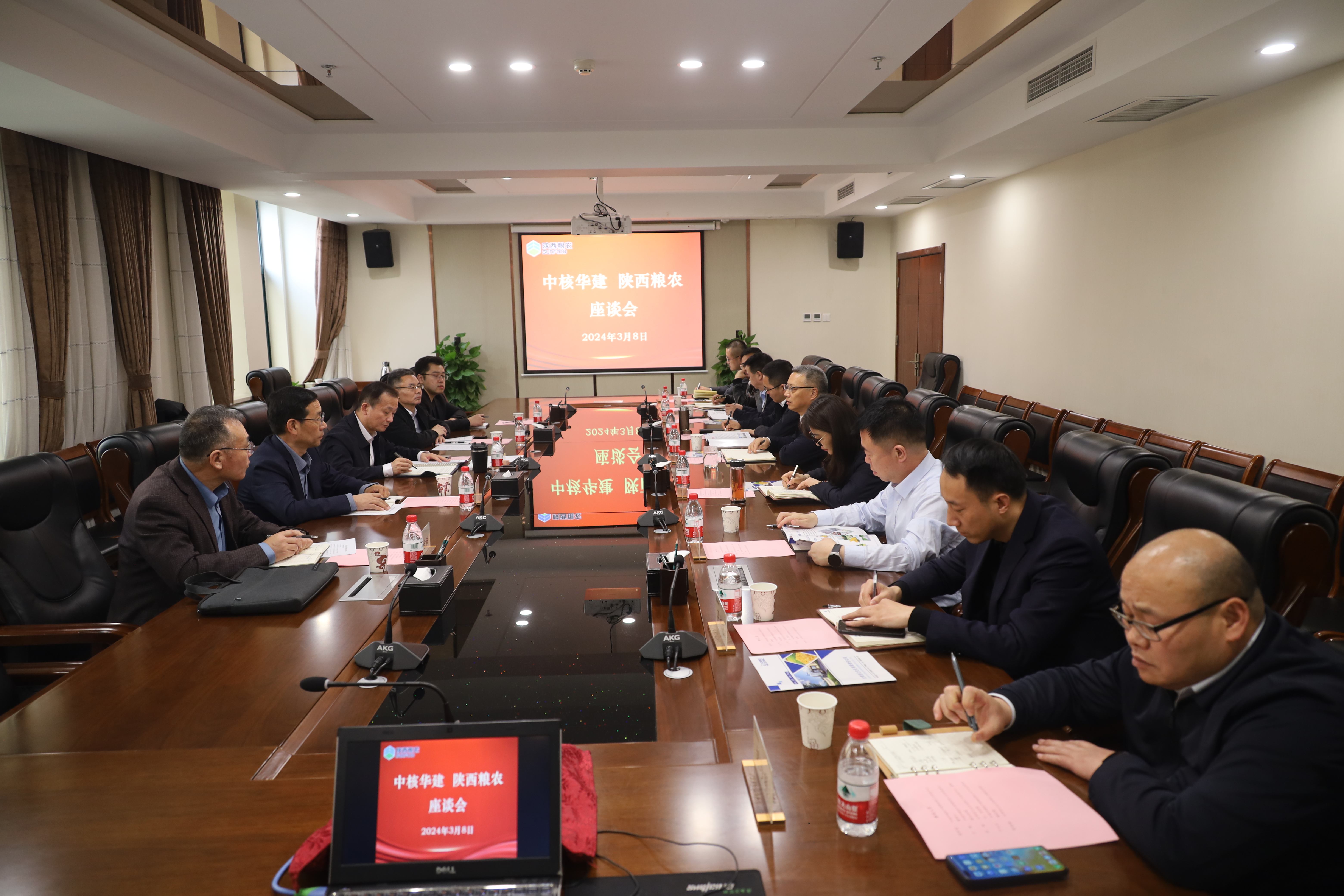 中核華建資產(chǎn)管理公司黨委書記、董事長夏軍堂一行到集團(tuán)交流合作